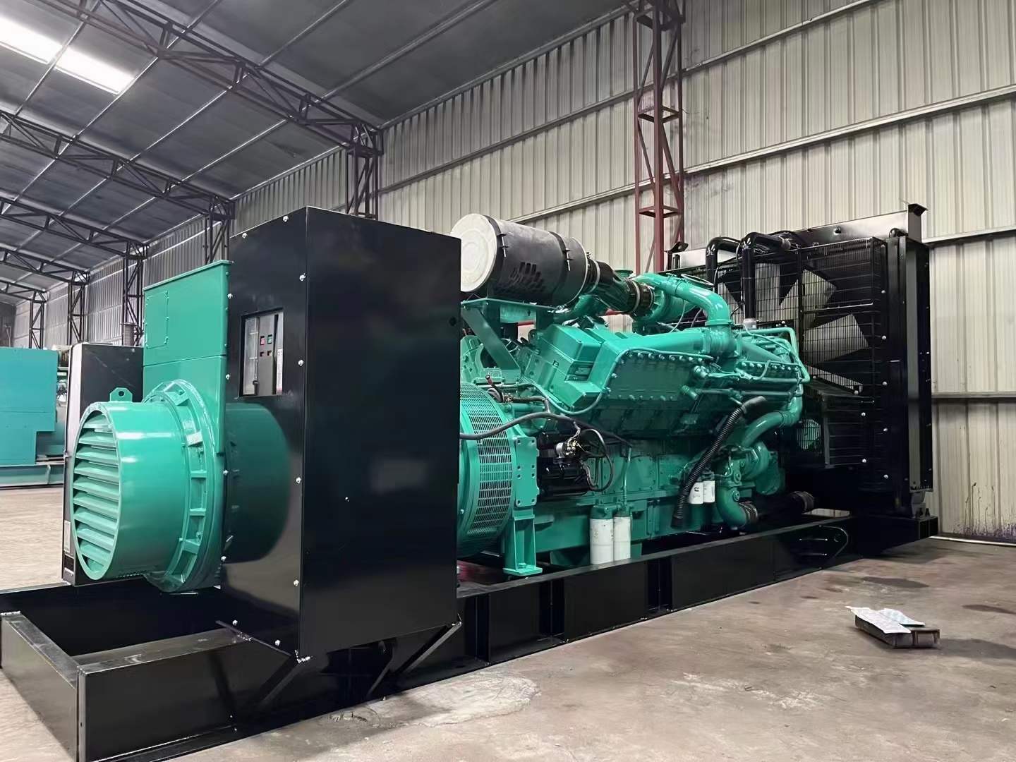 安义如何降低 800kW 柴油发电机输出电流的波动？