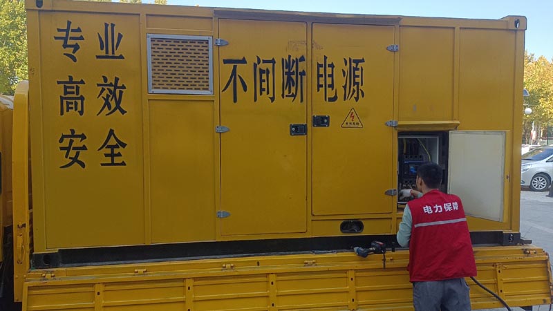 安义柴油发电机组和UPS电源配合使用时，如何避免切换过程中的电力中断？
